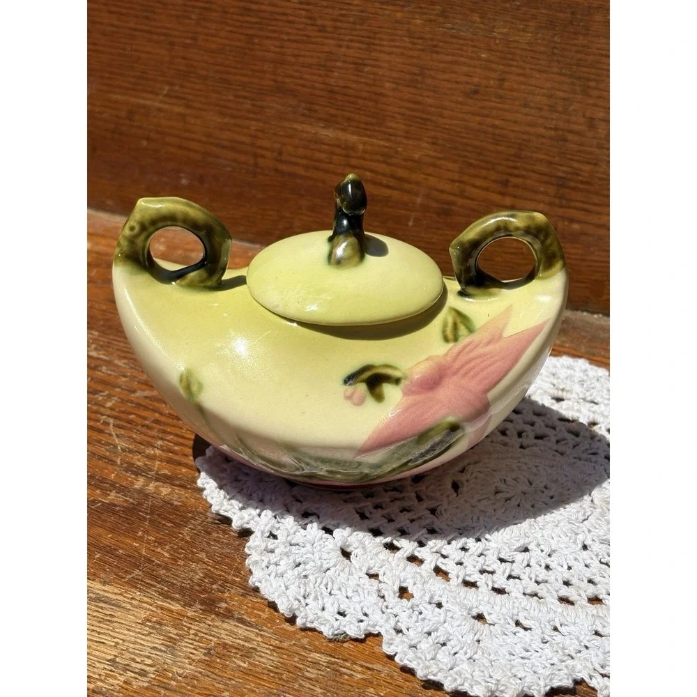 hull vintage pottery